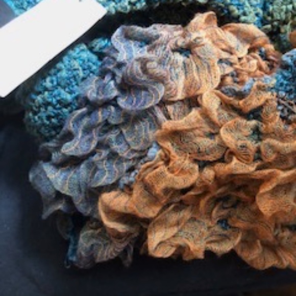 Unique Peacock Teal Infinity Scarf *NEW* - Picture 3 of 14